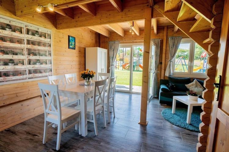 Holiday Resort, Ustronie Morskie Extérieur photo