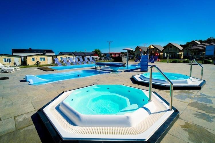 Holiday Resort, Ustronie Morskie Extérieur photo